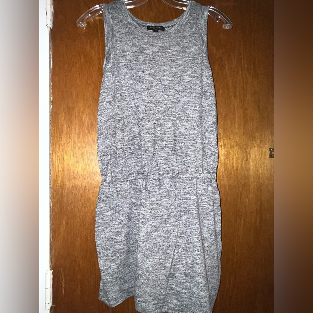Banana Republic Heather Grey Sleeveless Dress (M) - Worn Once! 🩶